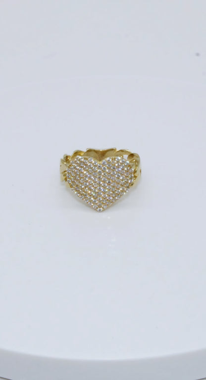 Heart ring with cuban link chain style band